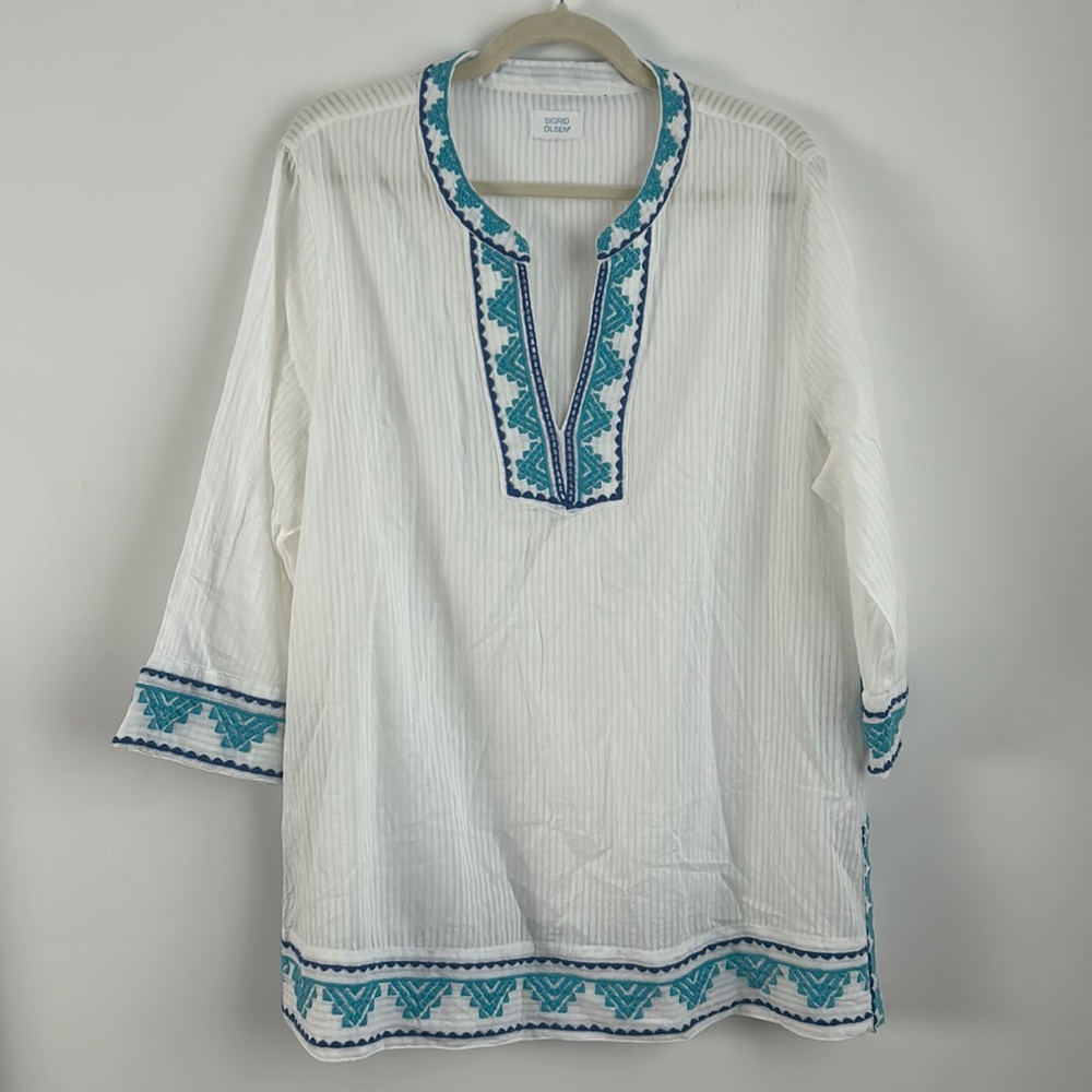 Sigrid Olsen white 100% cotton top with blue embroidered design on trim Size XL